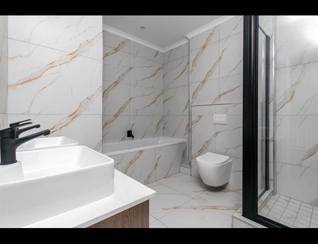 3 BEDROOM TOWNHOUSE FOR SALE IN SANDOWN